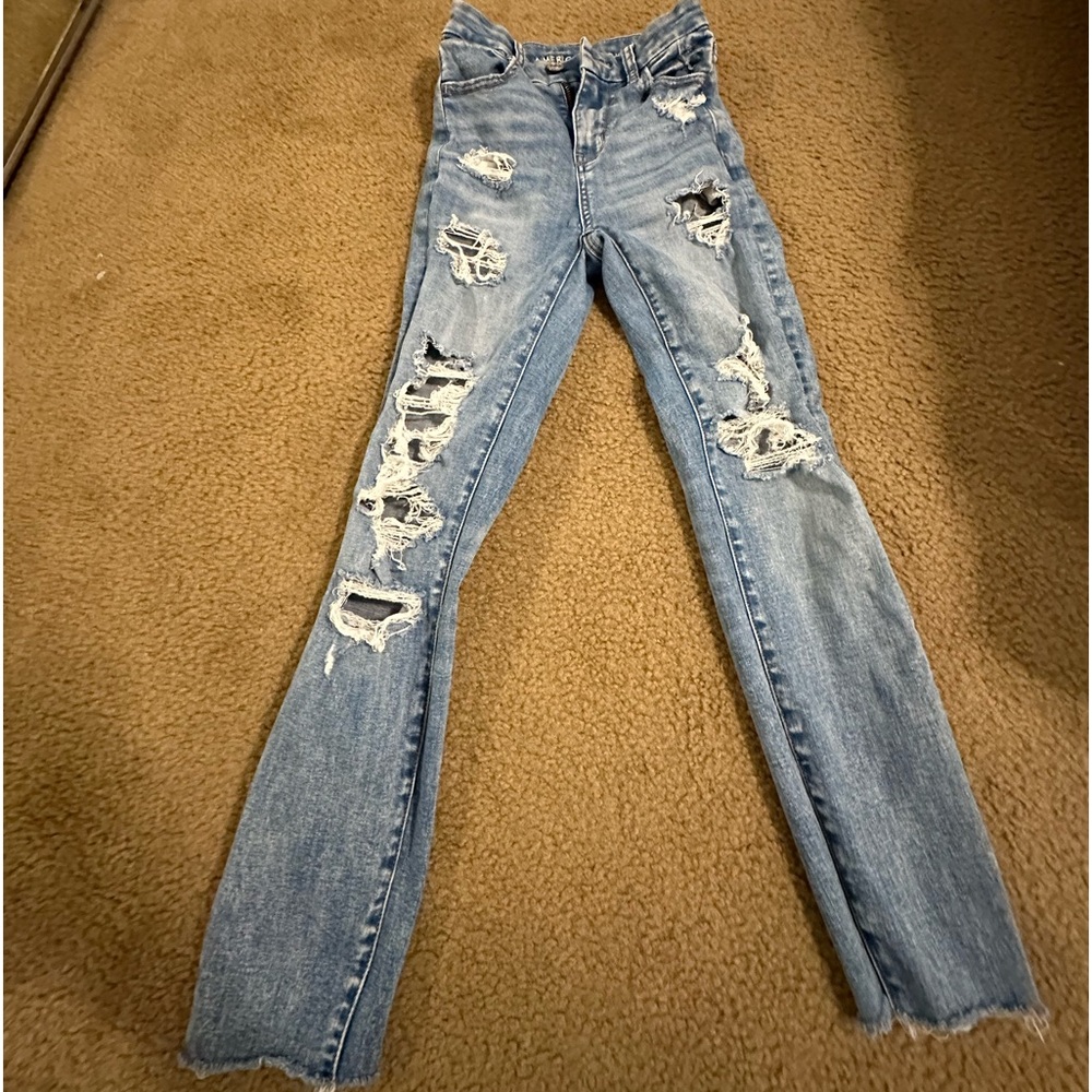 AVAILABLE - American Eagle Skinny Stretch Ripped Jeans SZ 000